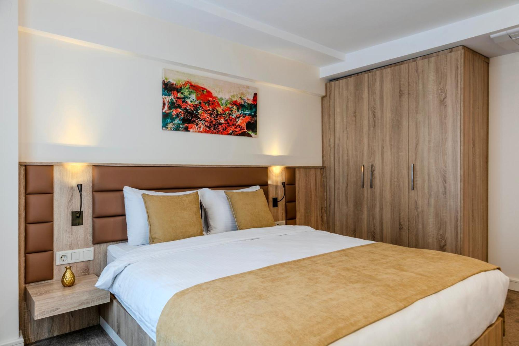 Hotel Roys & Istanbul