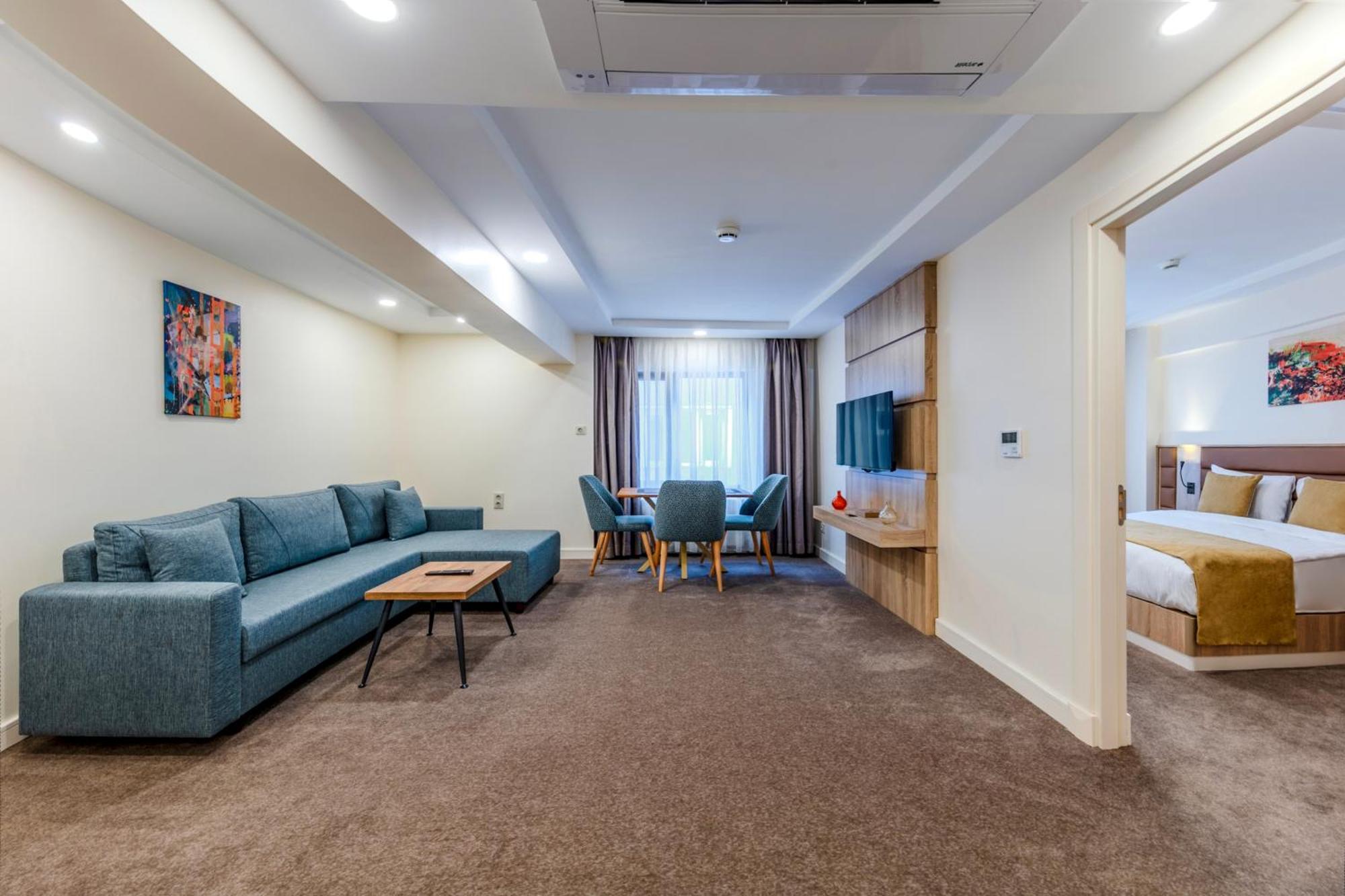 Roys & 4* Istanbul