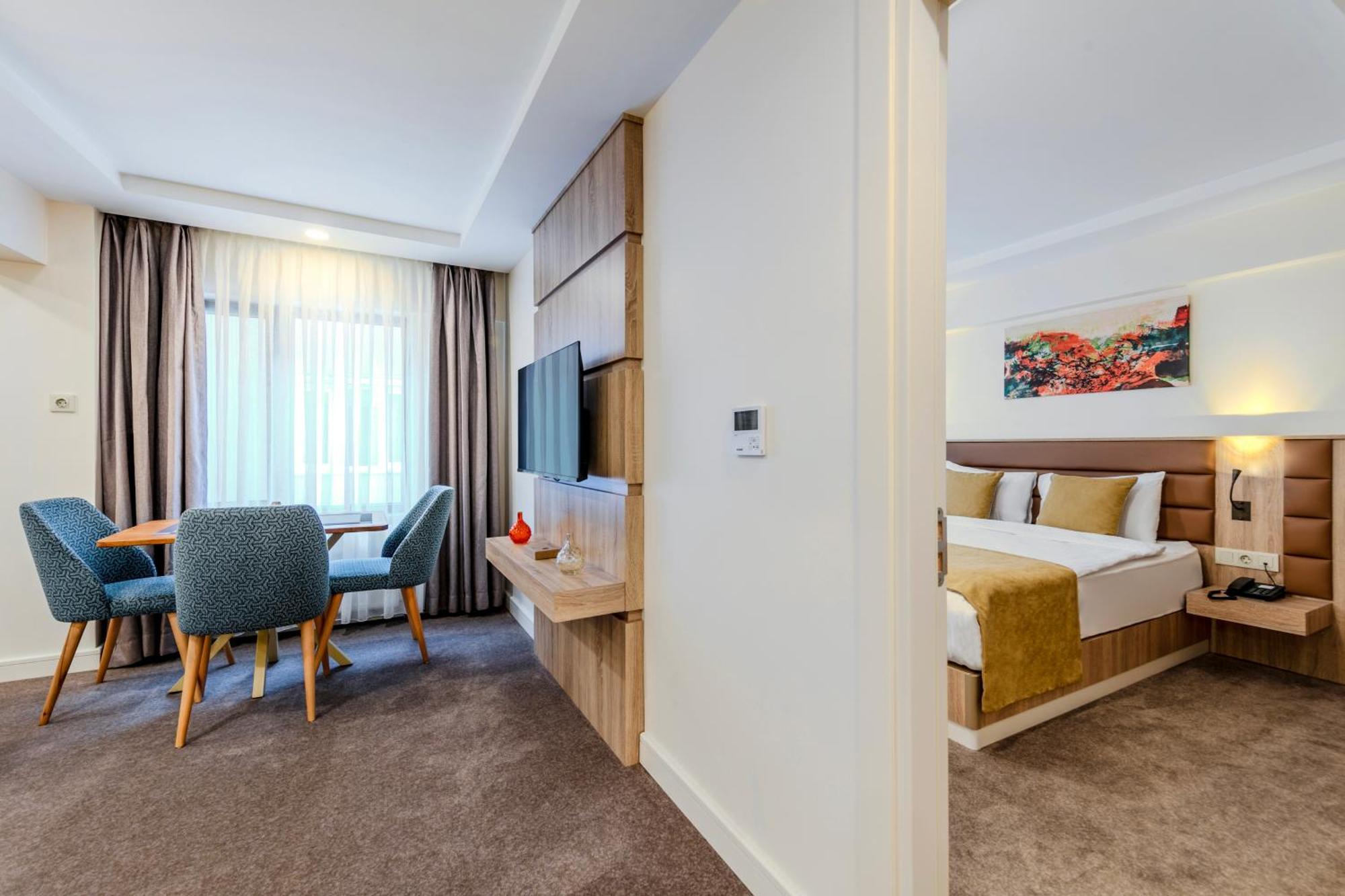 Roys & Otel 4*