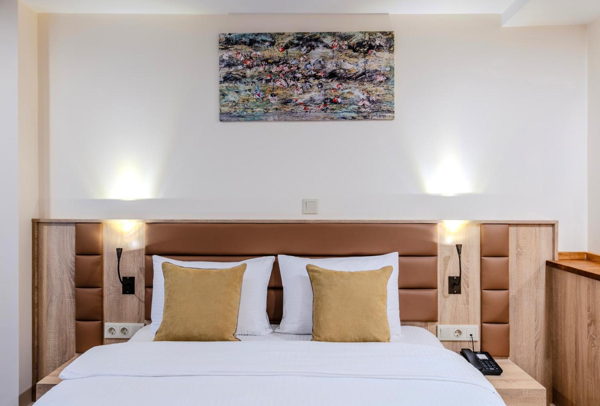 Otel Roys & 4*