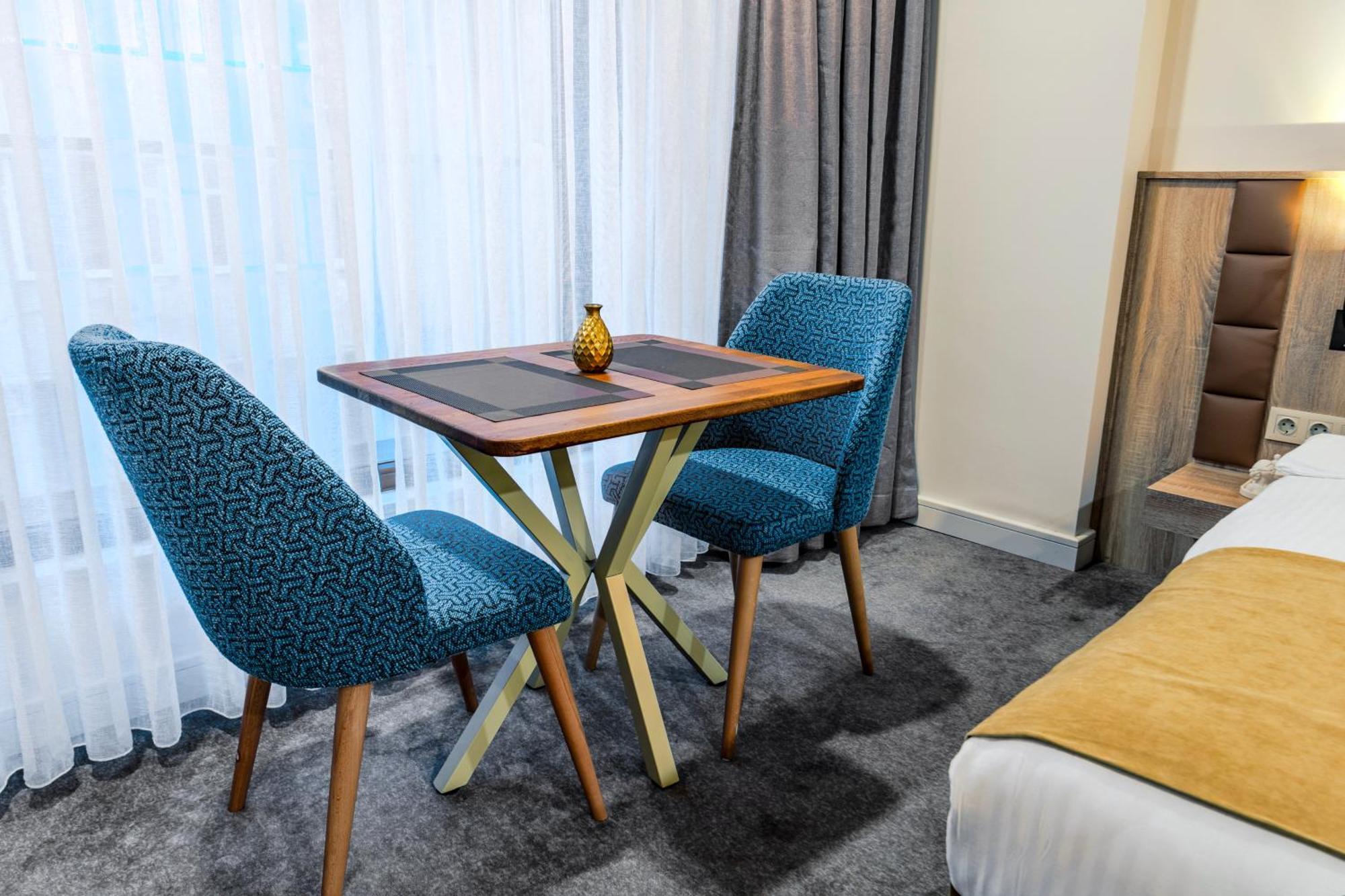Roys & Otel 4*