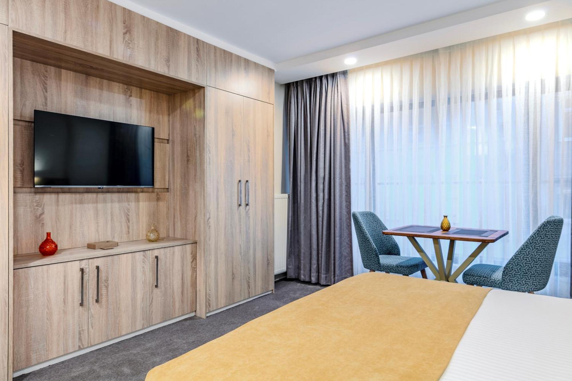 Roys & Otel 4*
