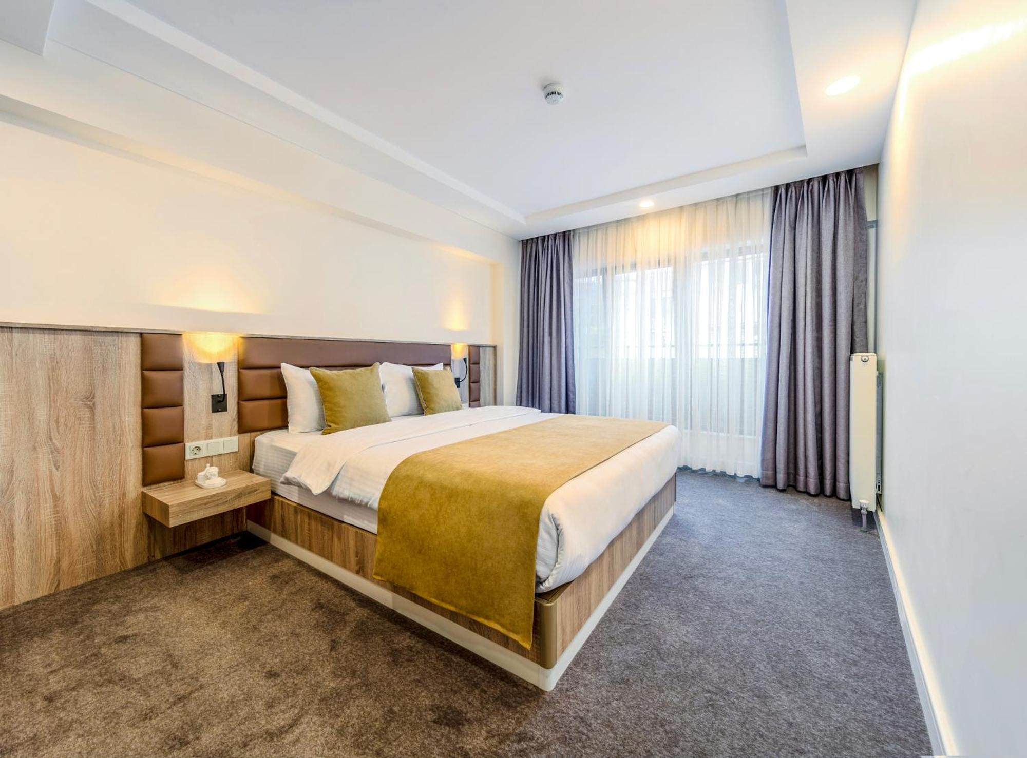 Roys & Otel 4*