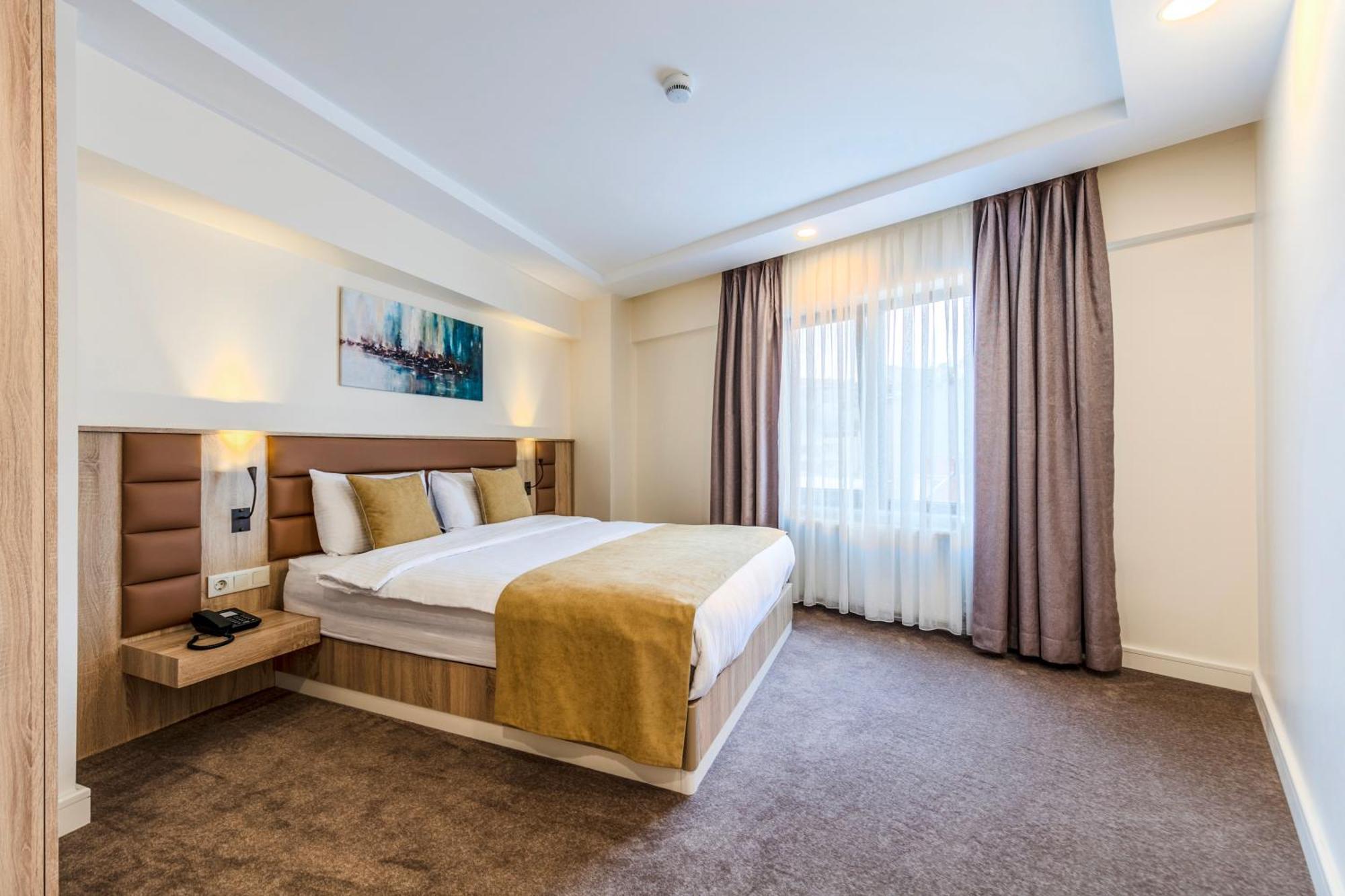 Roys & 4* İstanbul