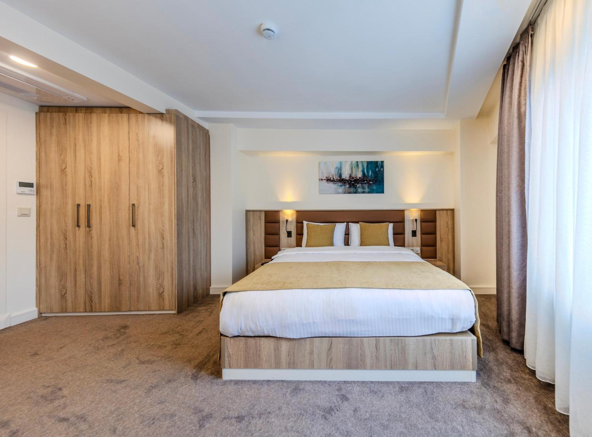 Roys & 4* İstanbul