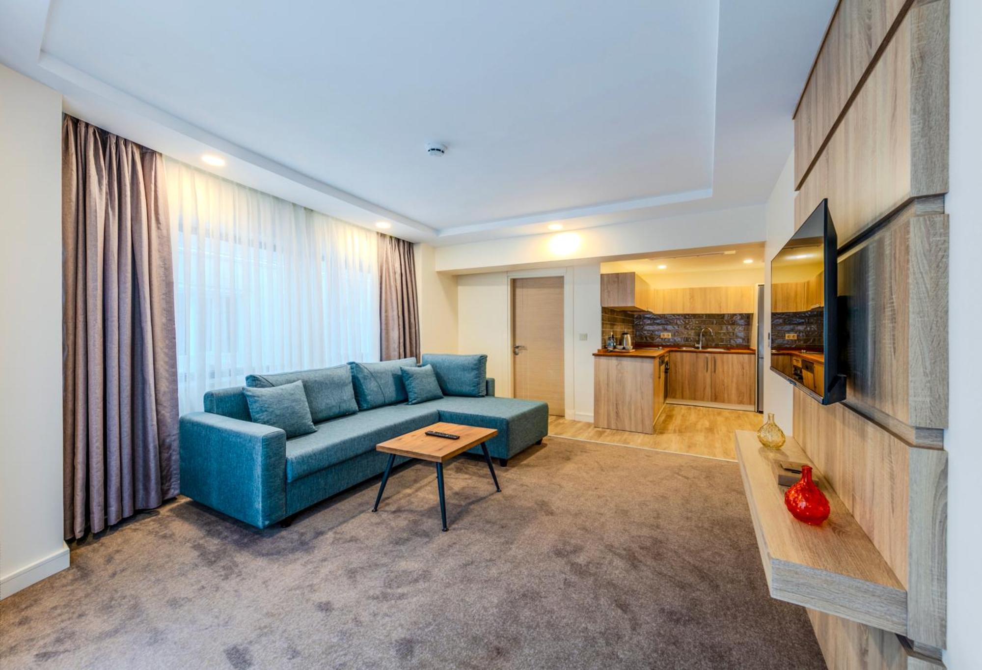 Roys & Otel