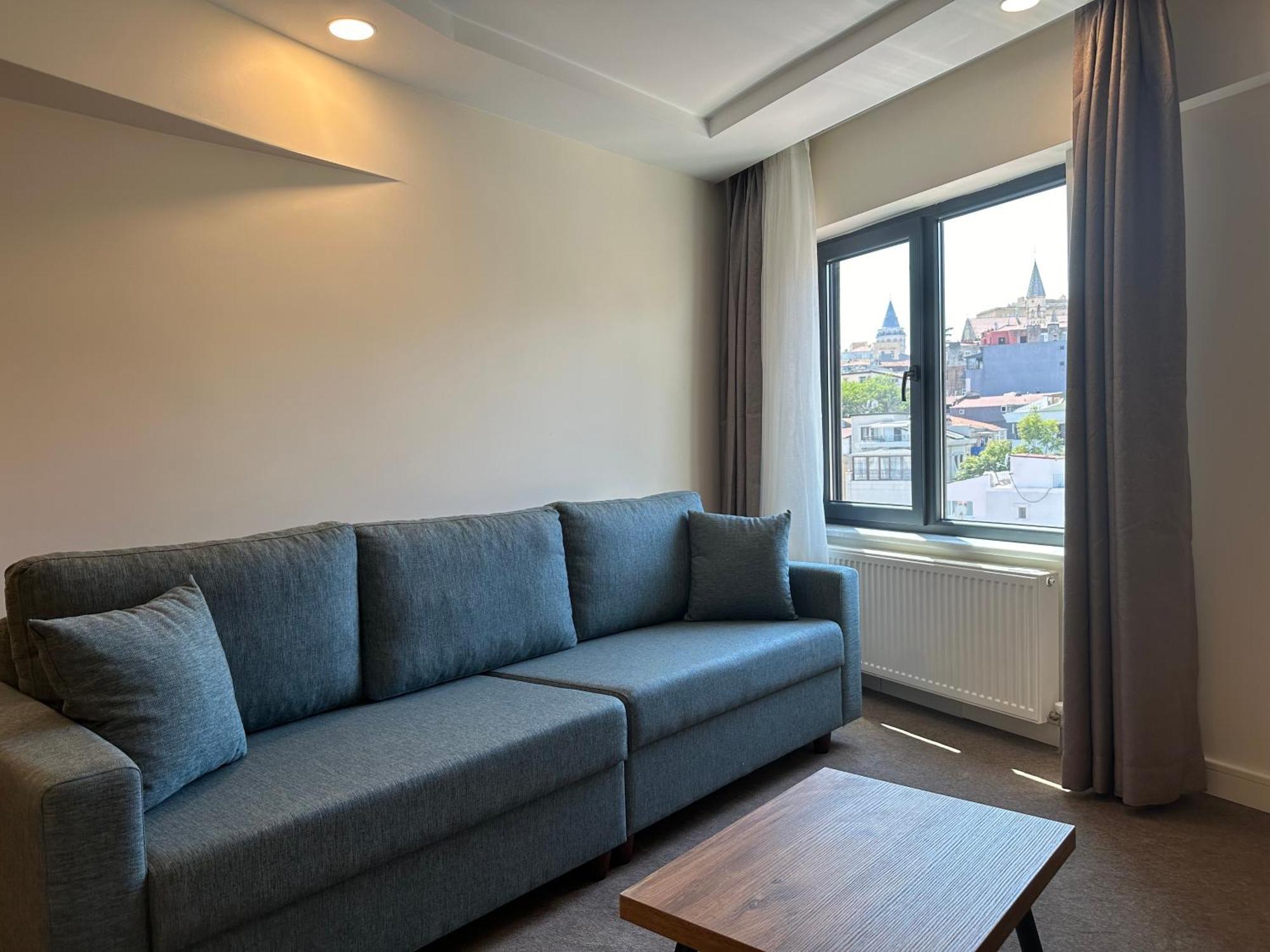 Roys & Hotel 4*